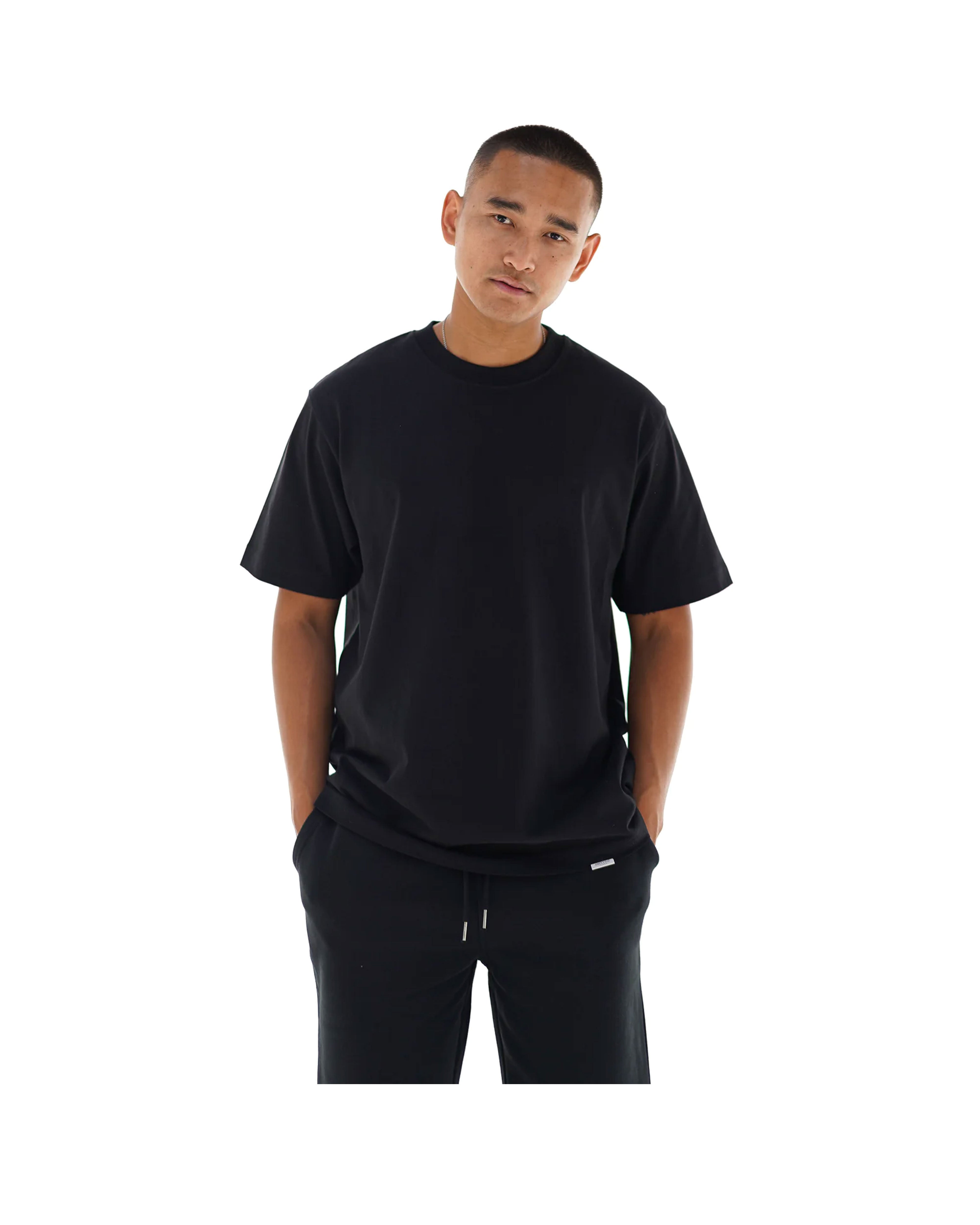 ESSENTIAL T-SHIRT - BLACK